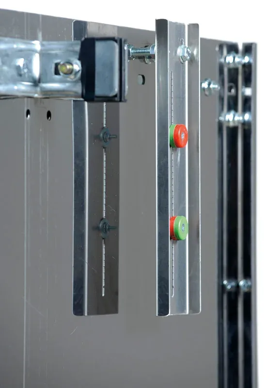 Two-button landing operating panel on a small goods lift